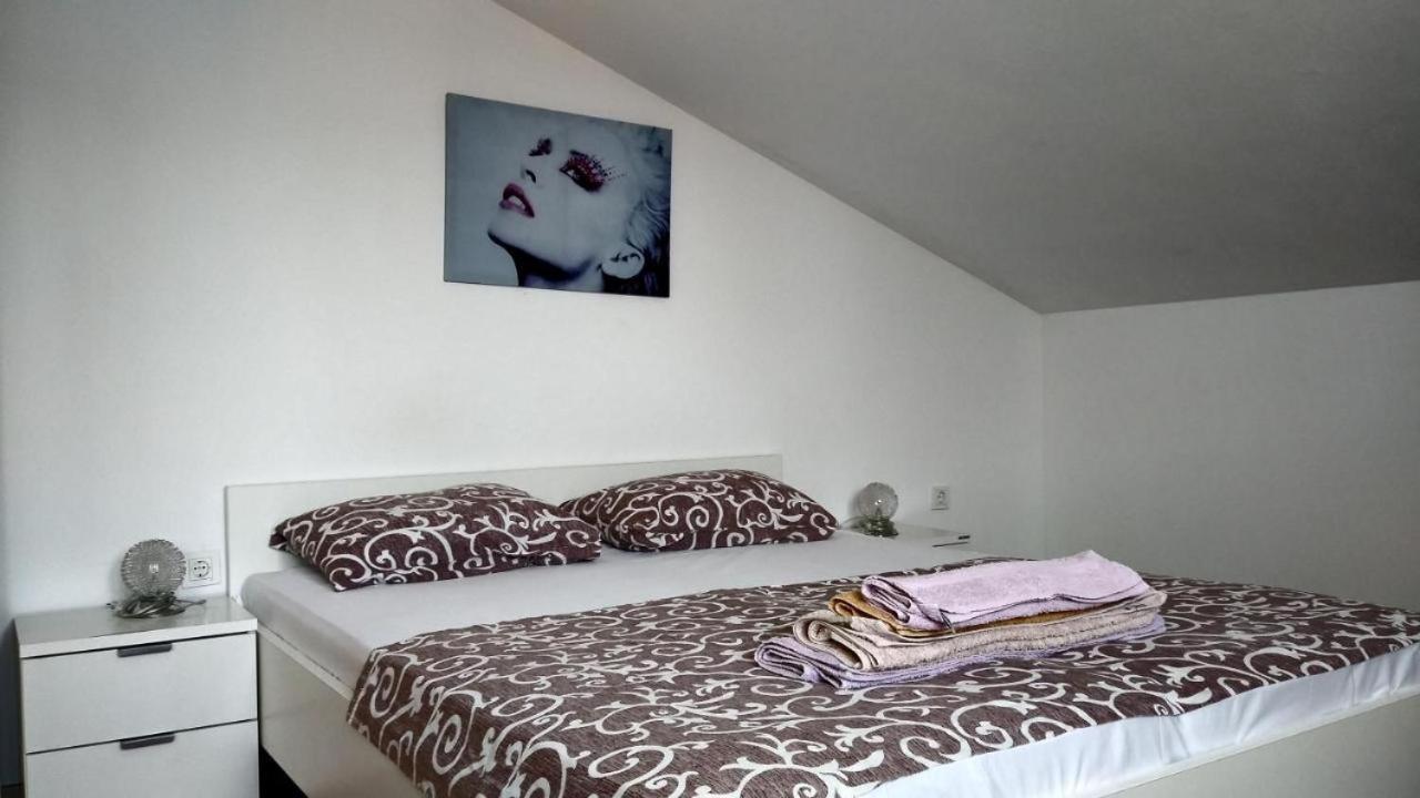 Premium Apartments Adore Novalja Buitenkant foto