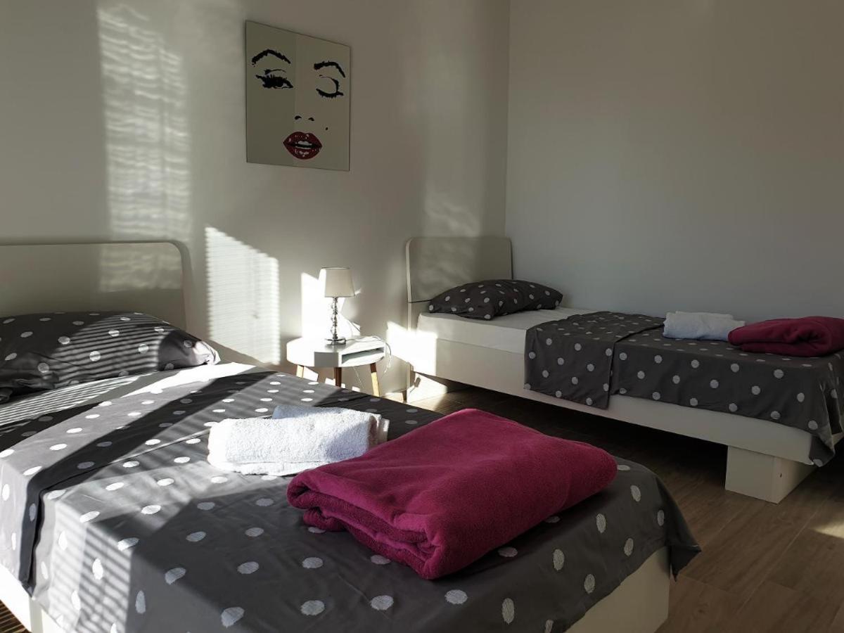 Premium Apartments Adore Novalja Buitenkant foto