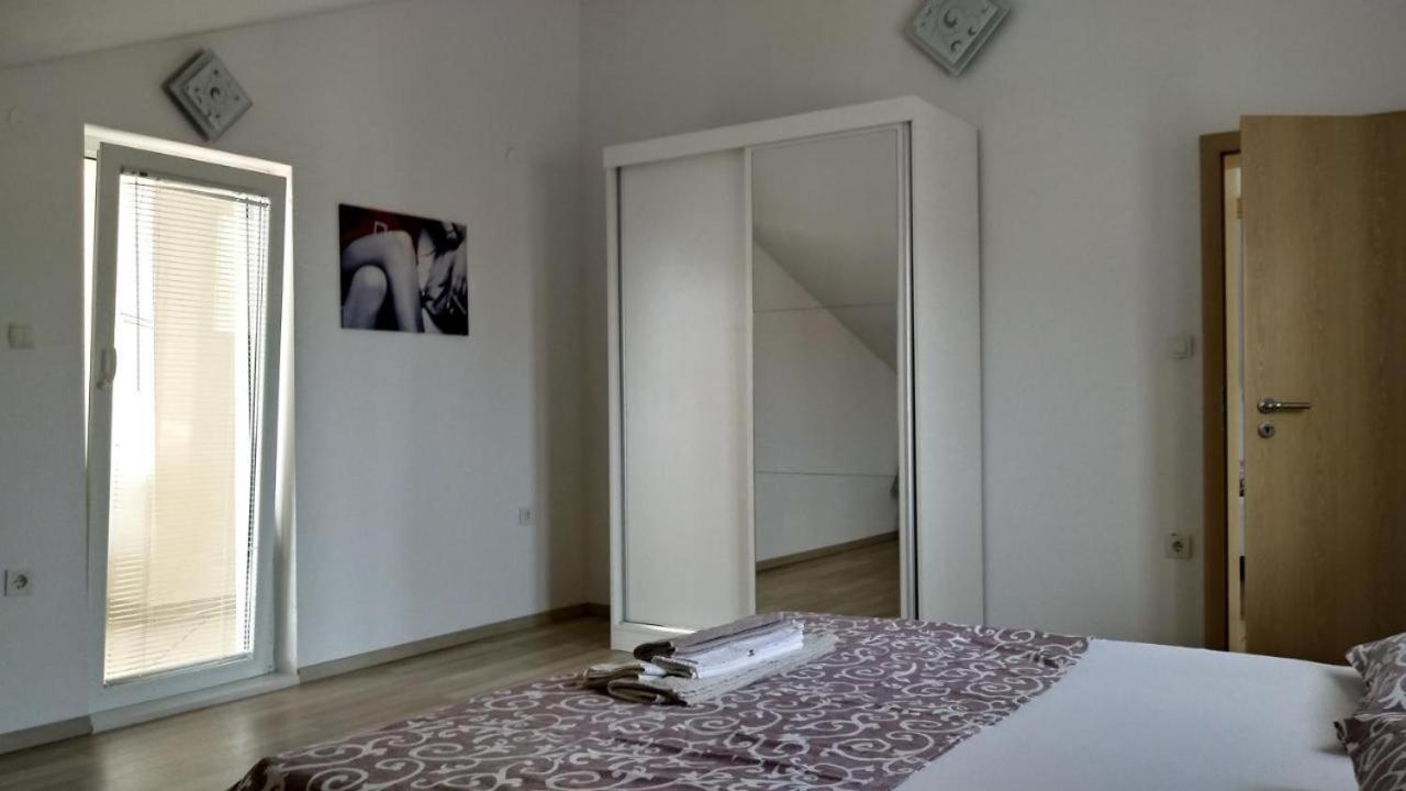 Premium Apartments Adore Novalja Buitenkant foto