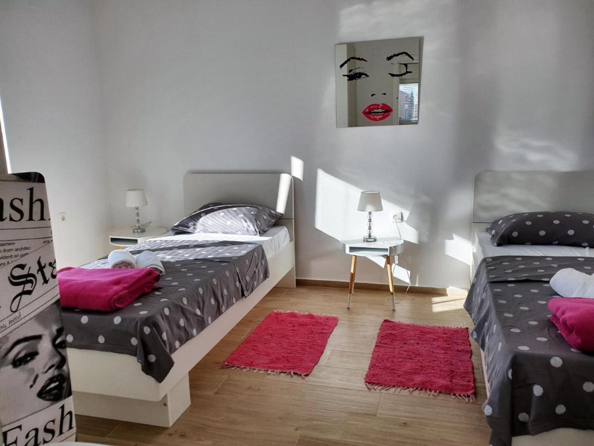 Premium Apartments Adore Novalja Buitenkant foto